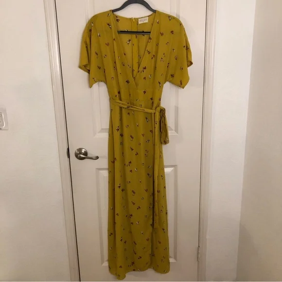 Bella Ella Golden horizon Mustard Yellow floral wrap maxi Dress Gorgeous Sz M - Picture 4 of 15